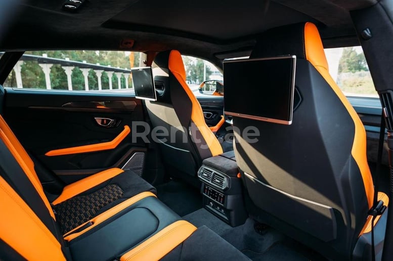 Lamborghini Urus Capsule (Arancia), 2022 in affitto a Dubai
