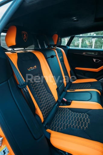 Lamborghini Urus Capsule (Arancia), 2022 in affitto a Dubai