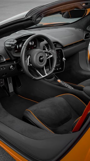 McLaren Artura Spider (Turuncu), 2023 - Res&uuml;'l-Hayme'deki leasing teklifleri