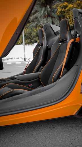 McLaren Artura Spider (Turuncu), 2023 - Res&uuml;'l-Hayme'deki leasing teklifleri