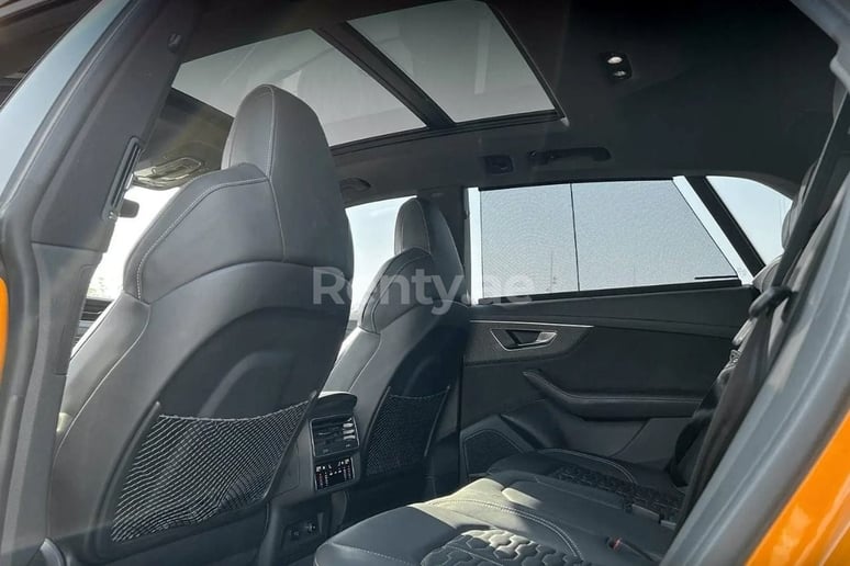 Dubai'de kiralık RSQ8 (Turuncu), 2021