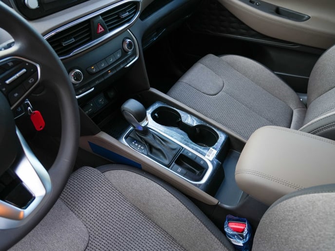 Hyundai Santa Fe (Perle blanche), 2023 &agrave; louer &agrave; Sharjah