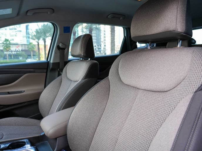 Hyundai Santa Fe (Perle blanche), 2023 &agrave; louer &agrave; Sharjah