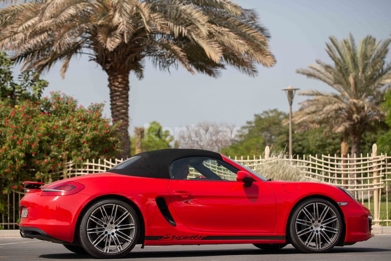 Porsche Boxster 981 (Красный), 2016 для аренды в Дубай