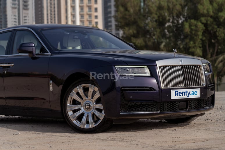 Rolls Royce Ghost (Lila), 2021  zur Miete in Dubai