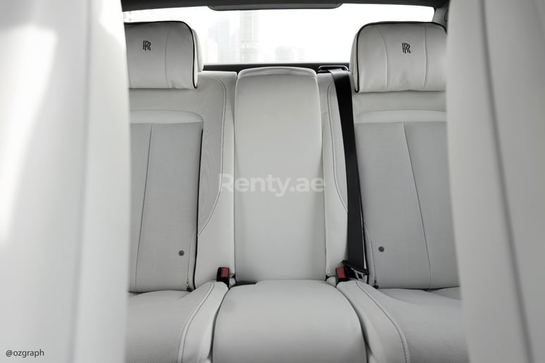 Rolls Royce Ghost (Lila), 2021  zur Miete in Dubai