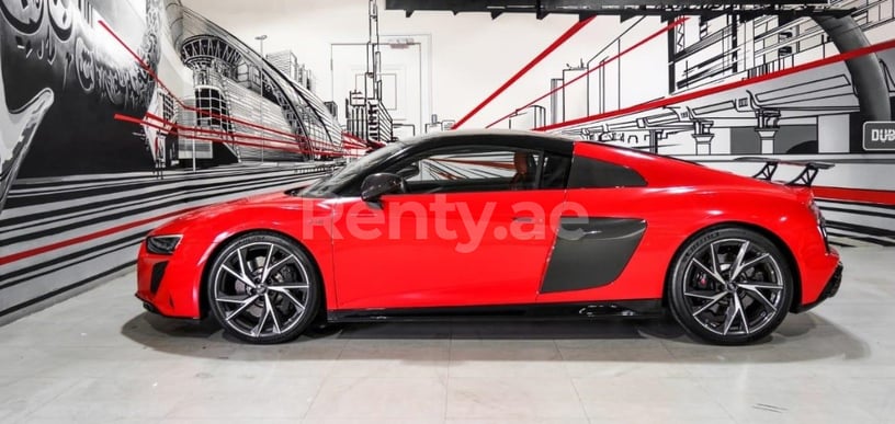 Audi R8 (Rosso), 2021 in affitto a Dubai