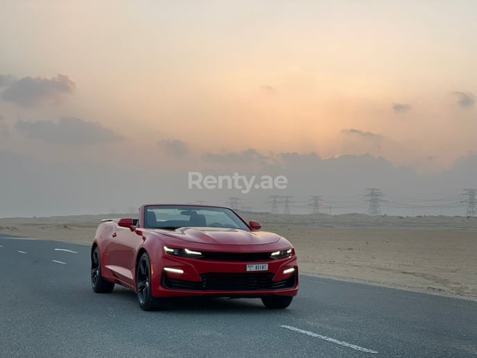 Chevrolet Camaro Convertible (Rood), 2020 te huur in Dubai