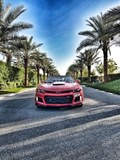 Chevrolet Camaro (Rot), 2018  zur Miete in Dubai