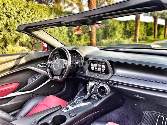 Chevrolet Camaro (Rot), 2018  zur Miete in Dubai