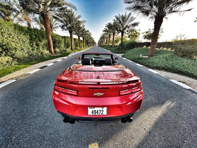Chevrolet Camaro (Rot), 2018  zur Miete in Dubai