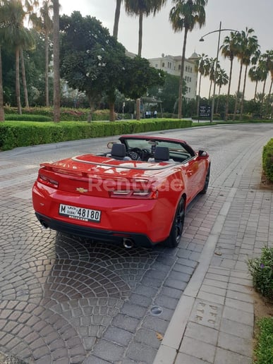 Chevrolet Camaro (Rood), 2019 te huur in Dubai