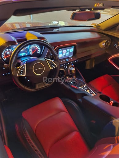 Chevrolet Camaro (Rood), 2019 te huur in Dubai