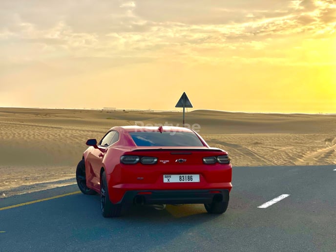 Dubai'de kiralık Chevrolet Camaro (Kırmızı), 2020