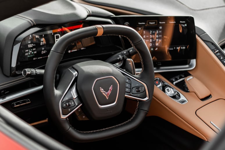 Chevrolet Corvette C8 Spyder (rojo), 2023 para alquiler en Abu Dhabi