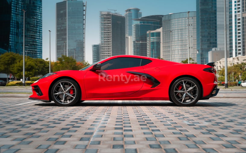 Chevrolet Corvette With Manual Retractable Roof (Rouge), 2022 &agrave; louer &agrave; Sharjah