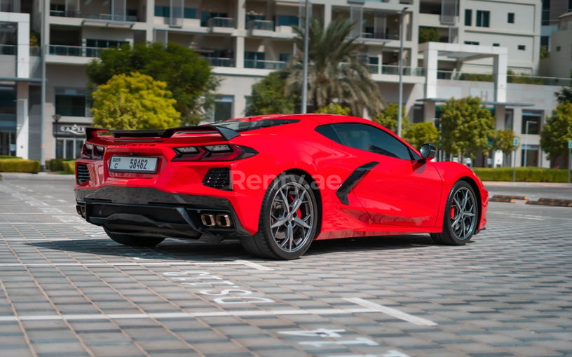 Chevrolet Corvette With Manual Retractable Roof (Rouge), 2022 &agrave; louer &agrave; Sharjah