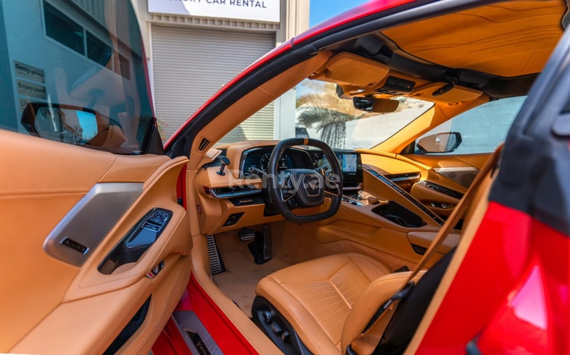 Chevrolet Corvette With Manual Retractable Roof (Rouge), 2022 &agrave; louer &agrave; Sharjah