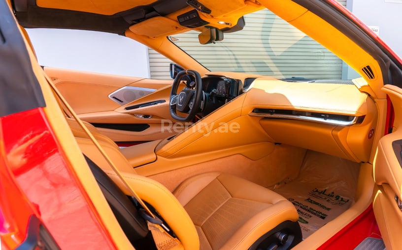 Abu Dabi'de kiralık Chevrolet Corvette C8 Spyder (Kırmızı), 2022