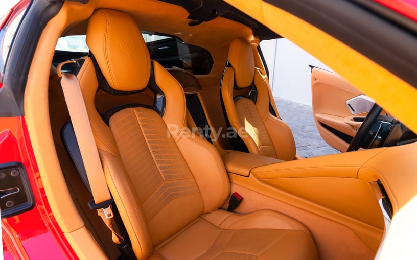 Abu Dabi'de kiralık Chevrolet Corvette C8 Spyder (Kırmızı), 2022