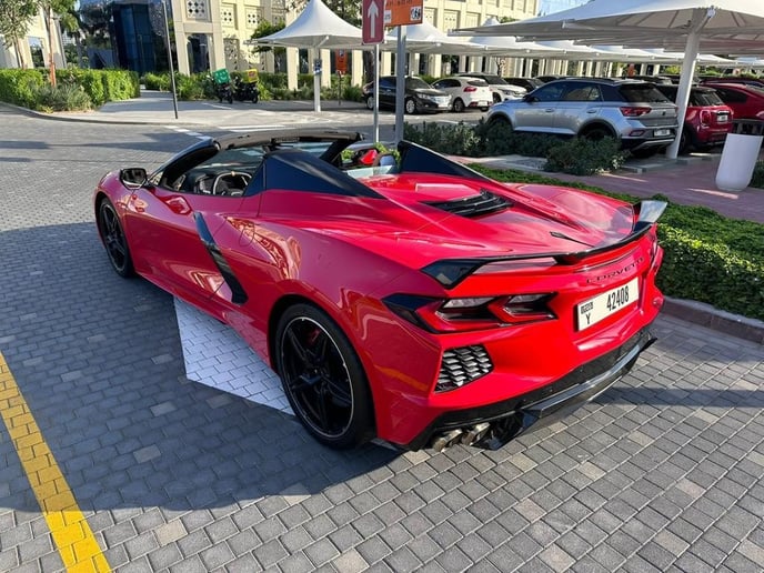 Chevrolet Corvette (Rood), 2023 te huur in Dubai