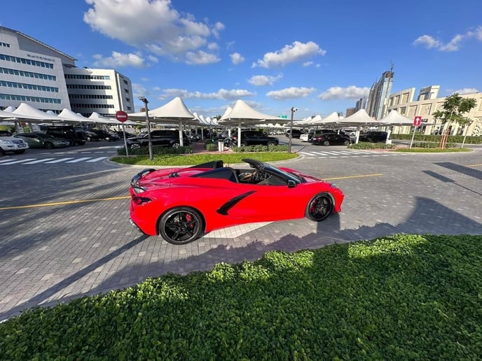 Chevrolet Corvette (Rood), 2023 te huur in Dubai
