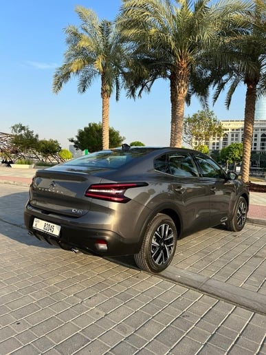 Citroen C4X (Gris), 2025 para alquiler en Abu Dhabi
