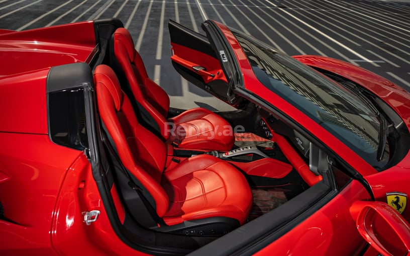 Ferrari 488 Spyder (Rot), 2021  zur Miete in Abu Dhabi