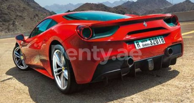 Dubai'de kiralık Ferrari 488 GTB (Kırmızı), 2018