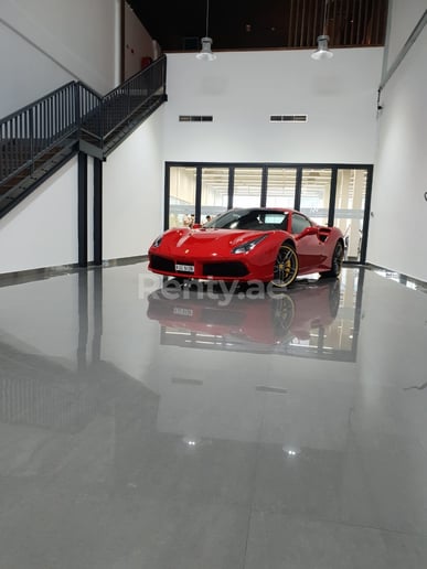 Dubai'de kiralık Ferrari 488 Spider (Kırmızı), 2019