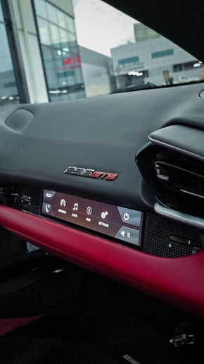 Ferrari 296 (Rouge), 2023 &agrave; louer &agrave; Ras Al Khaimah