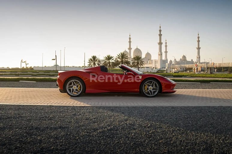 إيجار فيراري F8 تريبوتو سبايدر (أحمر), 2022 في دبي