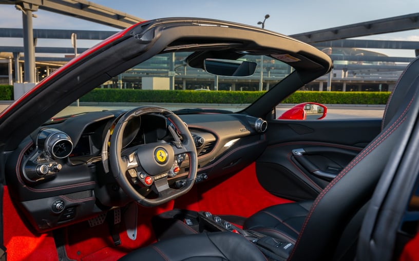 Ferrari F8 Tributo Spyder (Rot), 2023  zur Miete in Abu Dhabi