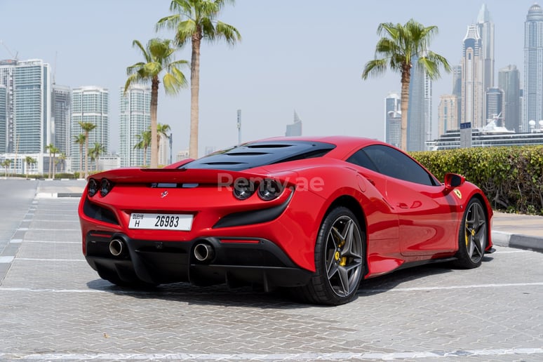 Ferrari F8 Tributo (Rood), 2020 te huur in Dubai