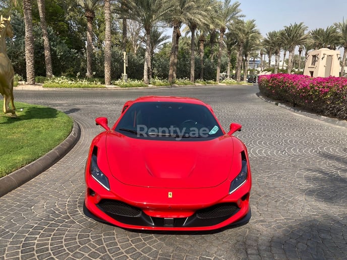 Ferrari F8 Tributo (Rosso), 2021 in affitto a Dubai