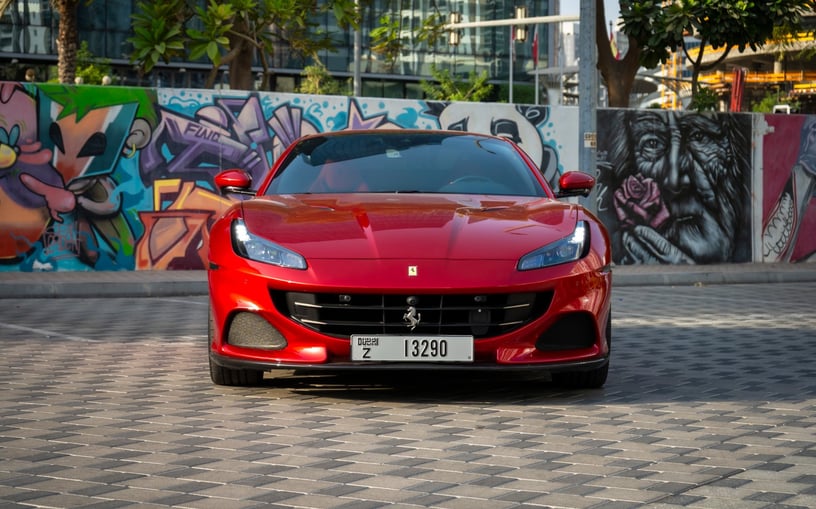 Ferrari Portofino Rosso (rojo), 2023 - ofertas de arrendamiento en Abu Dhabi