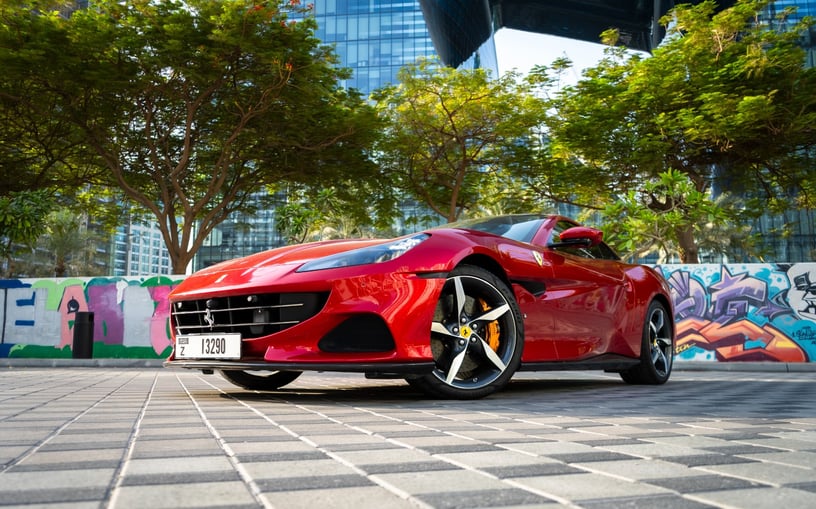 Ferrari Portofino Rosso (rojo), 2023 - ofertas de arrendamiento en Abu Dhabi