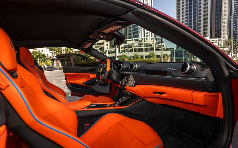 Ferrari Portofino Rosso (rojo), 2023 - ofertas de arrendamiento en Abu Dhabi