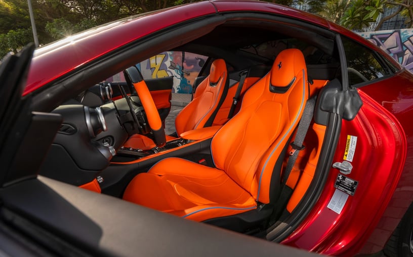 Ferrari Portofino Rosso (rojo), 2023 - ofertas de arrendamiento en Abu Dhabi