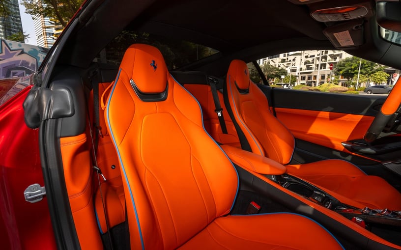 Ferrari Portofino Rosso (rojo), 2023 - ofertas de arrendamiento en Abu Dhabi
