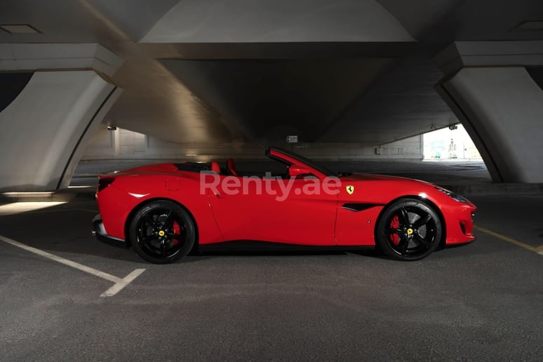 Ferrari Portofino Rosso Red Roof (Красный), 2019 для аренды в Абу-Даби