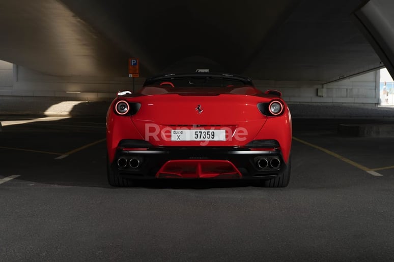 Ferrari Portofino Rosso Red Roof (Красный), 2019 для аренды в Абу-Даби