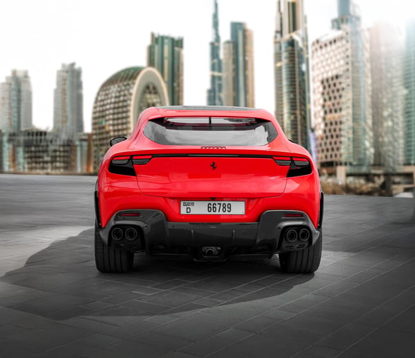 Ferrari Purosangue (rojo), 2025 para alquiler en Ras Al Khaimah