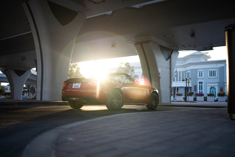 在迪拜 租 菲亚特 Abarth 124 Spider (红色), 2019
