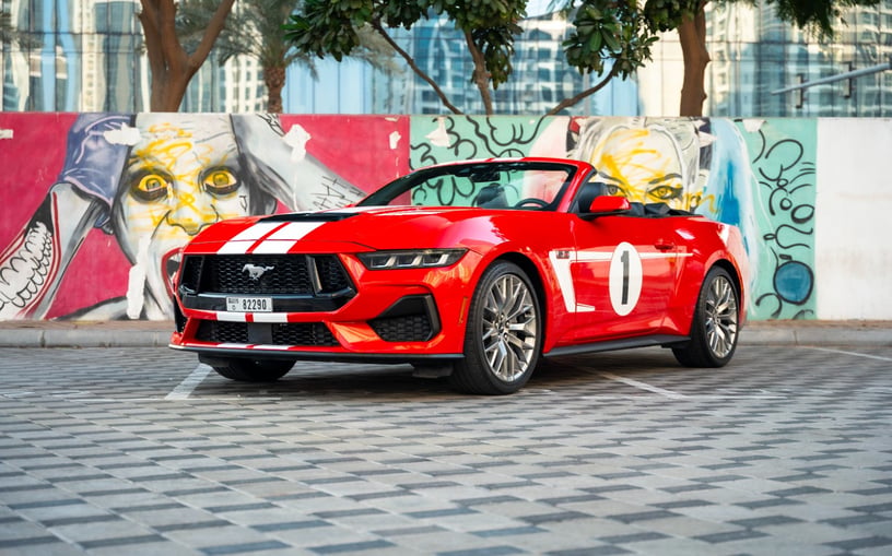 Ford Mustang cabrio (Rouge), 2023 - offres de bail &agrave; Ras Al Khaimah