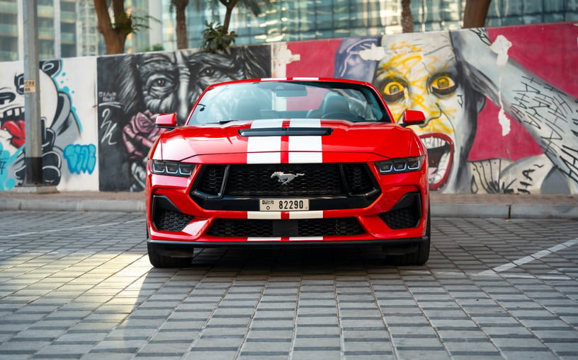 Ford Mustang cabrio (Rouge), 2023 - offres de bail &agrave; Ras Al Khaimah