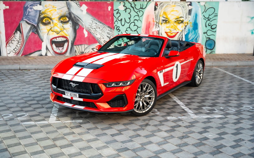 Ford Mustang cabrio (Rouge), 2023 - offres de bail &agrave; Ras Al Khaimah