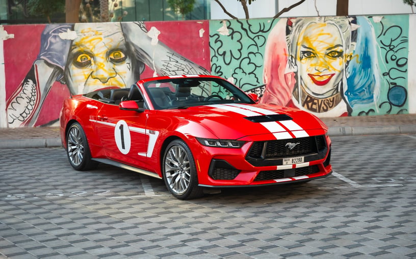 Ford Mustang cabrio (Rouge), 2023 - offres de bail &agrave; Ras Al Khaimah