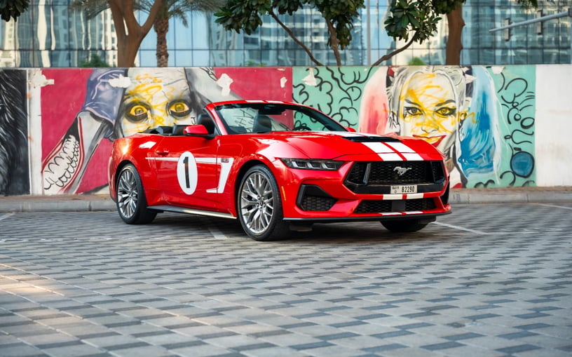 Ford Mustang cabrio (Rouge), 2023 - offres de bail &agrave; Ras Al Khaimah
