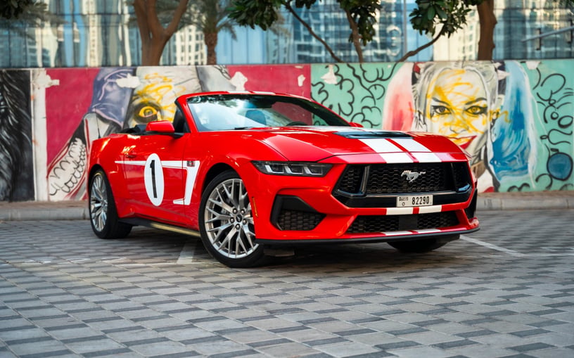 Ford Mustang cabrio (Rouge), 2023 - offres de bail &agrave; Ras Al Khaimah